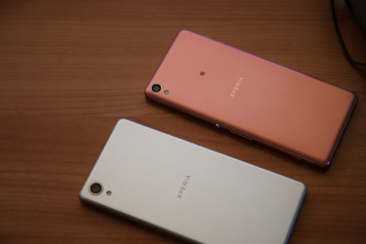 Sony Xperia X and Sony Xperia XA smartphones