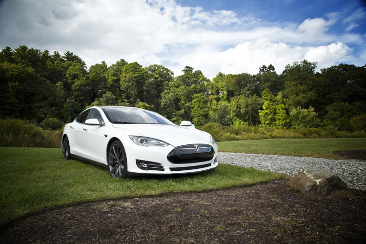 Tesla Model 3 Slashes Off $1,100 off its original price