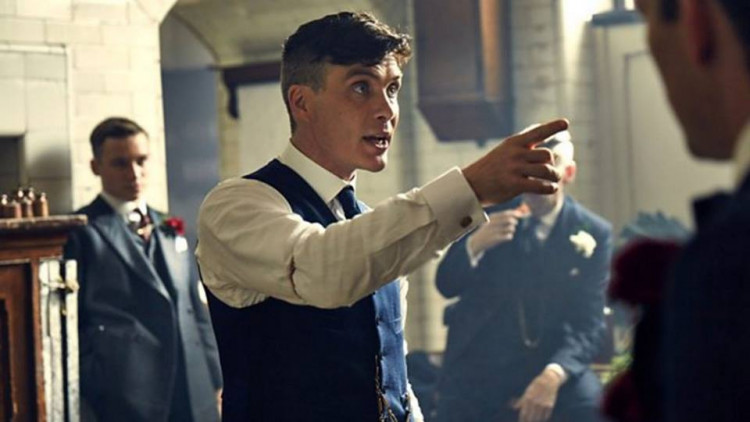  Tommy Shelby (Cillian Murphy) won as Birmingham South constituency's new elected MP in the previous season, but his mental health is evidently worsening. 