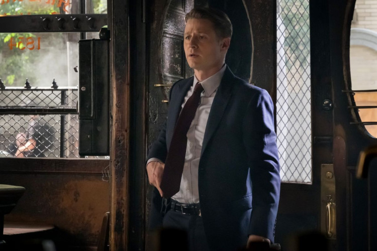 Gotham Season 5 Episode 9 Brings James Gordon to Trial