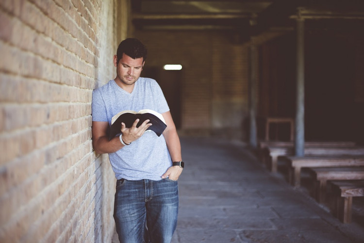 The Benefits Of Reading: It Makes You Feel Less Stressed And Depressed