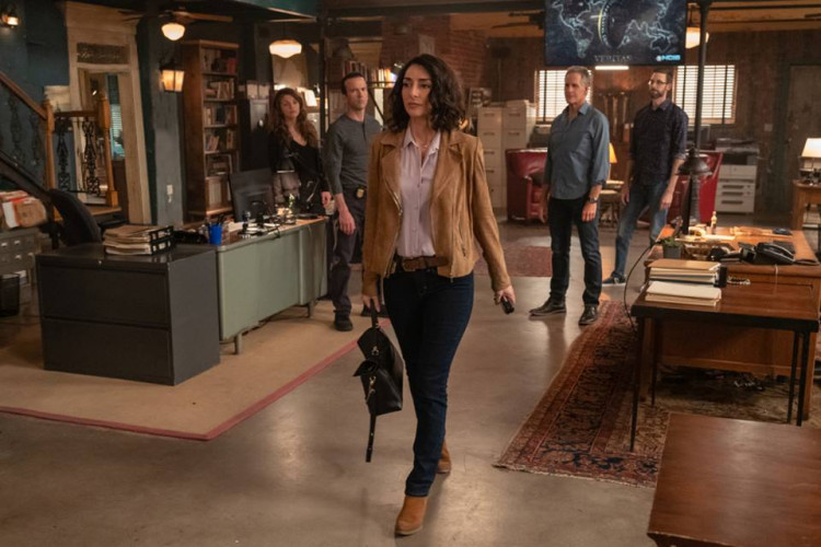 'NCIS New Orleans' Season 5 Episode 21 Spoilers Is Ryan Keeping
