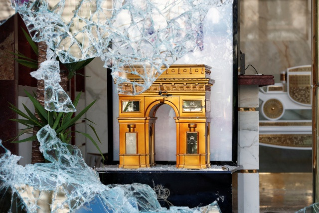 Paris' Yello Vest Riot