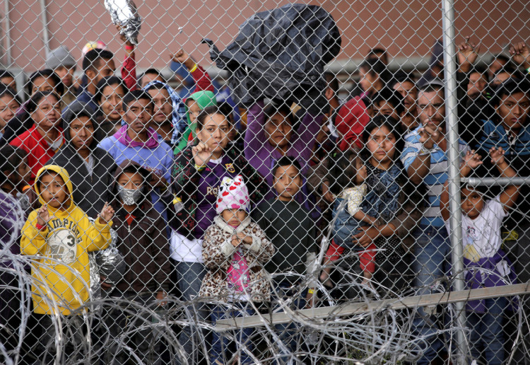 Central American Migrants to the US held at El Paso All Pictures Video Newest-First