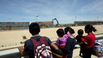 Central American Migrants to the US held at El Paso All Pictures Video Newest-First
