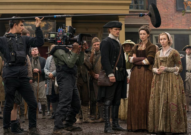 Caitriona Balfe is regularly keeping fans posted about "Outlander" Season 5 on Instagram. 