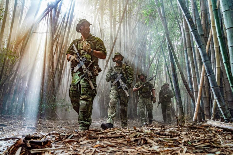 A bomb attack is about to happen and someone will be in danger in "SEAL Team" Season 2 Episode 17. 