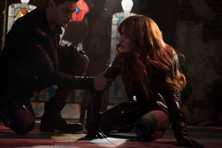 "Shadowhunters" Season 3 Episode 17 will show Clary getting confused about Jonathan.