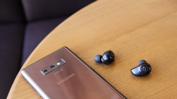 Golden Moebius Bluetooth Earphones (CC BY-ND 2.0)