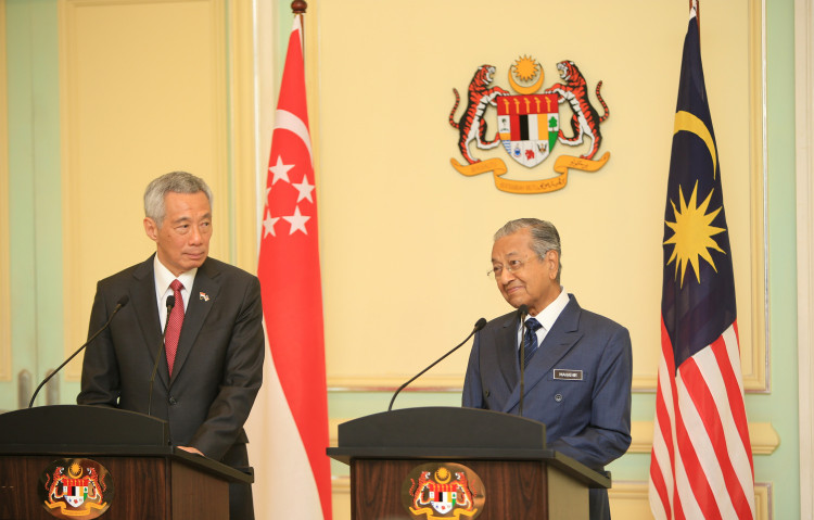 Malaysia Prime minister mahathir and Singapore prime minister Lee Hsien Long 
