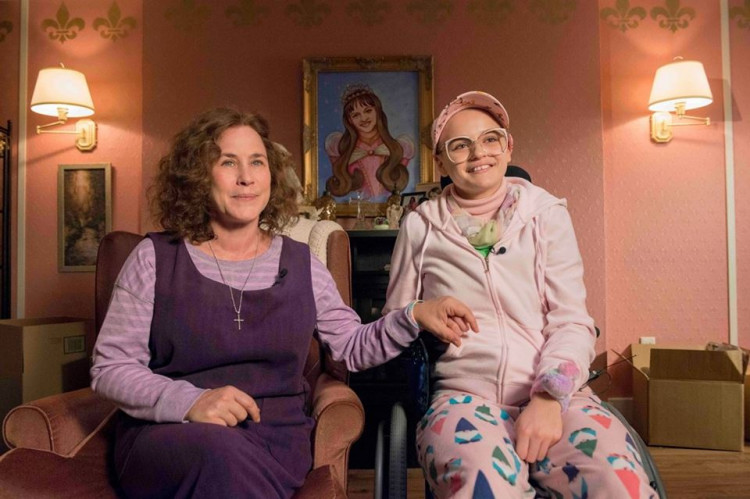 Joey King revealed playing Gypsy's role in "The Act" is "very mentally taxing." 