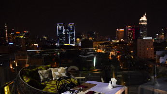 Chi Minh City becomes a new place for nightlife with its food, drinks, and lively hangouts in the rooftop.