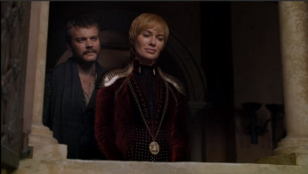 Cersei and Euron Greyjoy await for the Targaryen's ships to come to King's Landing.
