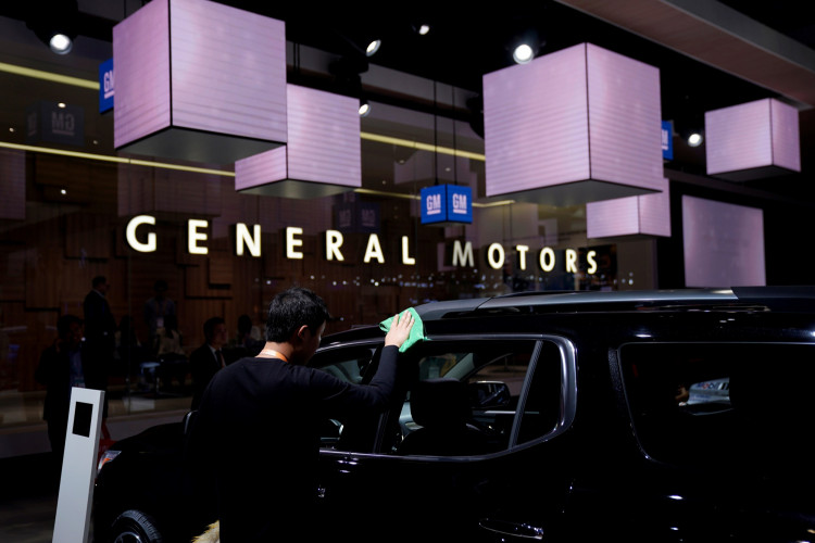 General Motors sign