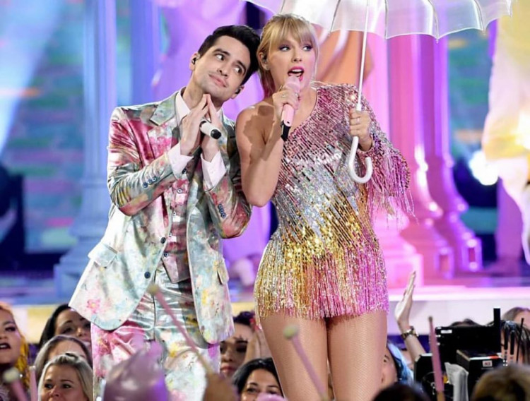 Taylor Swift ME!