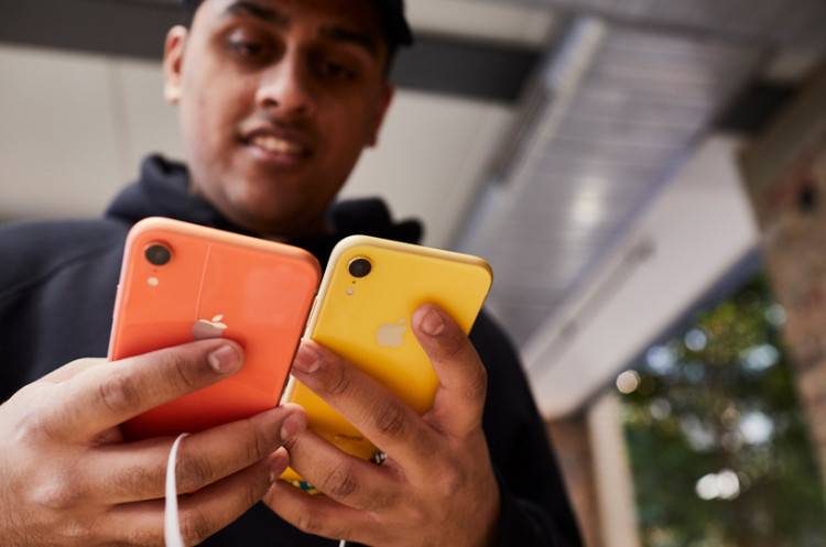 Alleged iPhone XR 2019 Renders Show Dual-Camera Module, Glass Back Design