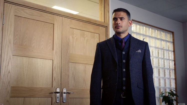 Isaac returns to Dominic's life in "Holby City."