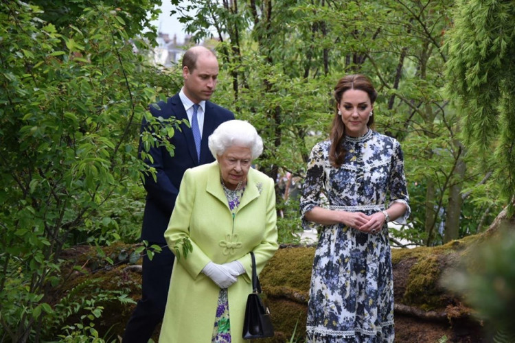 Queen Elizabeth, Prince William, Kate Middleton