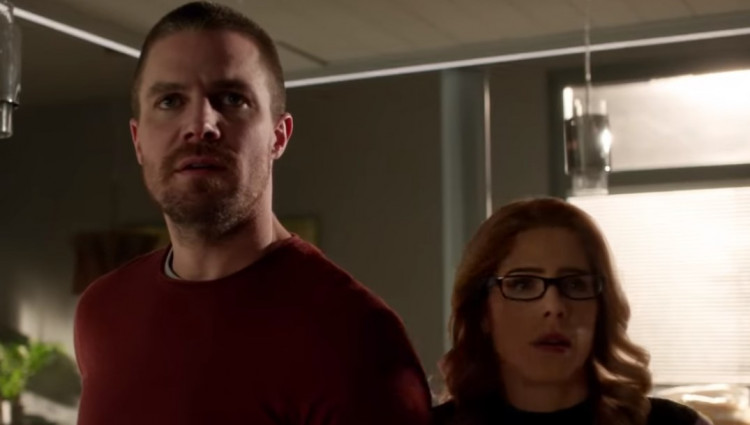 There is still a chance that fans will see Felicity in "Arrow" Season 8 again.