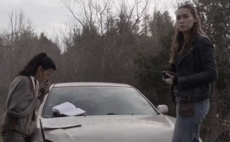 Luciana and Alicia in 'Fear The Walking Dead' Season 5