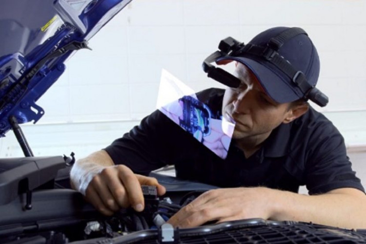BMW Promises Fast, Efficient Car Repair With Use Of AR, Smart Glasses