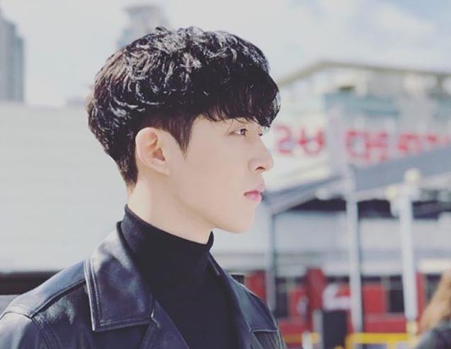 iKON B.I