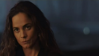 Life seems to be harder now that Teresa (Alice Braga) is in a new country.