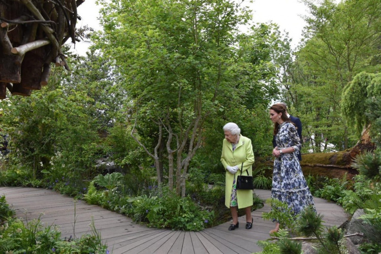 Queen Elizabeth, Kate Middleton