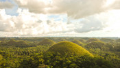 Just like other tourist destinations in the Philippines, Bohol carries picturesque beauty due to its majestic sites and sceneries. 