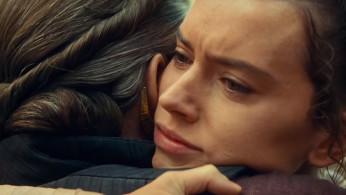 Rey (Daisy Ridley) hugs Leia (Carrie Fisher) in 'Star Wars: The Rise of Skywalker'