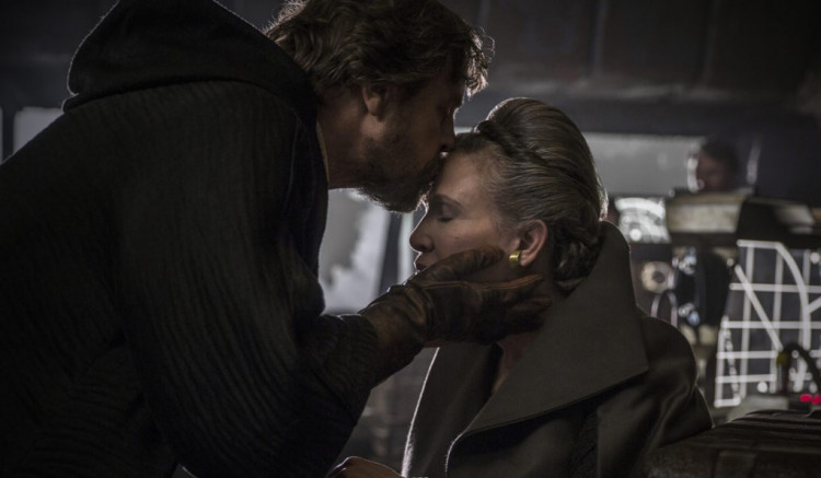 Luke Skywalker (Mark Hamill) and Leia Organa (Carrie Fisher) in 'Star Wars: The Last Jedi'