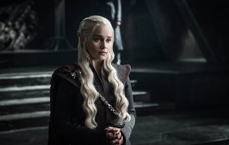 The 50-year-old star seems to slip her wardrobe and makeup trailer unintentionally.