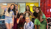 MOMOLAND with Lauv
