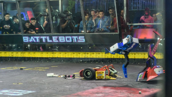 For the first time, the returning champ, Bite Force, will take on the legendary flipper, Bronco. 