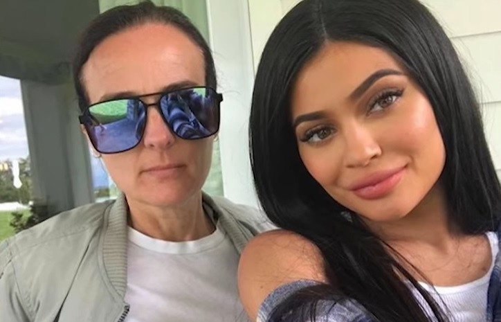 Kylie Jenner's Selfie With A Lady Caused Her A Lawsuit