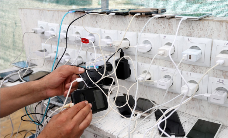 Phones and Power Banks Charging