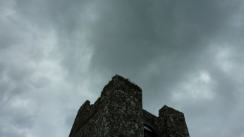 A snap featuring the show's cast surfaces online.