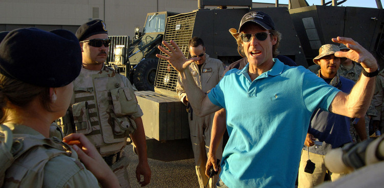 Michael Bay on the set of 'Transformers'