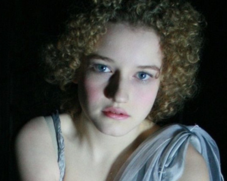 Julia Garner