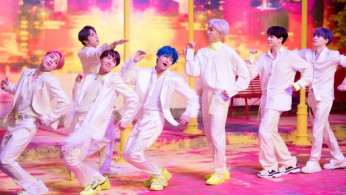 V invited Jin, Suga, J-Hope, RM, Jimin, and Jungkook to participate in the viral craze. 