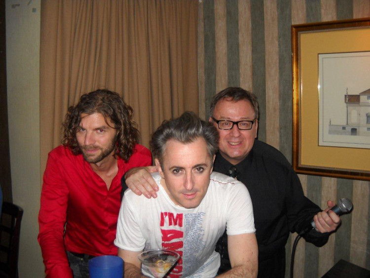 Alan Cumming has officially bid his goodbye to "Instinct" Season 3 after CBS canceled the show after two seasons. 