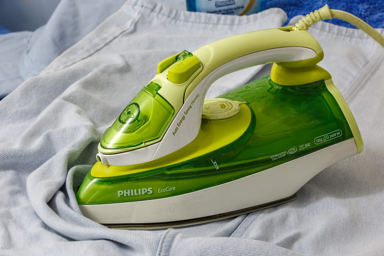 Green white iron.