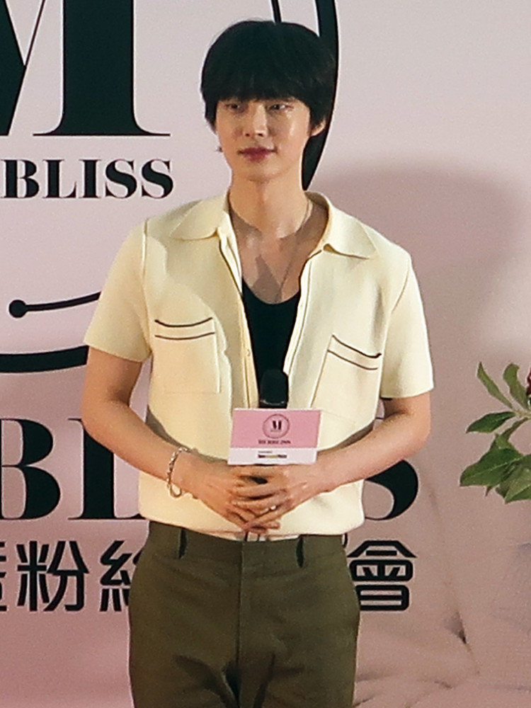 Ahn Jae Hyun Denies Affair Rumors, “Photo of the Woman was His Ex- Girlfriend” 