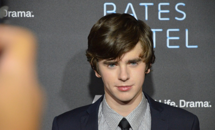 Shaun will do everything to be the best person and boyfriend that he can be in "The Good Doctor" Season 3. 